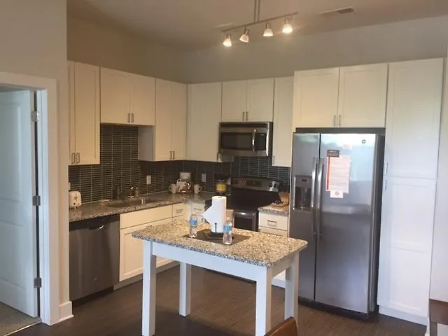 샬럿 Oakwood At Presley Uptown 아파트